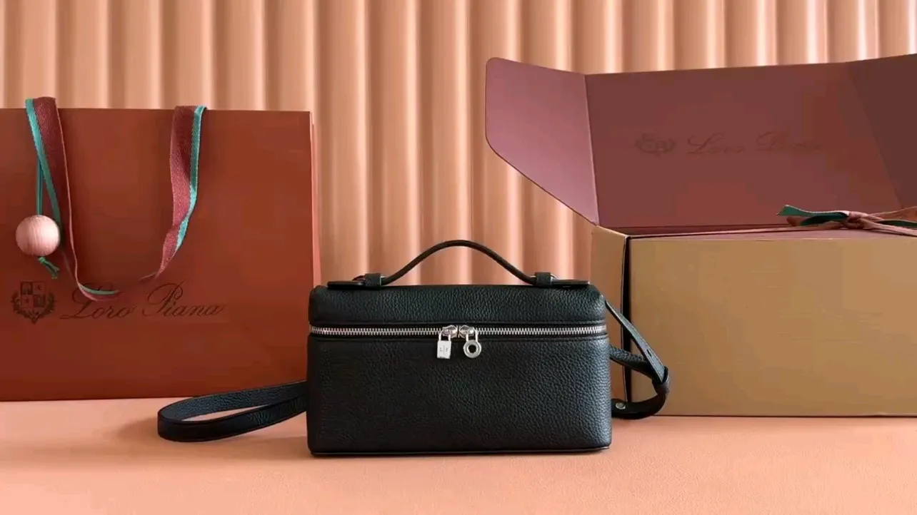 💋💋💋【Original leather configuration counter complete package】 𝐋𝐨𝐫𝐨 𝐏𝐢𝐚𝐧@ Extra pocket L19 series handbag/crossbody bag📦